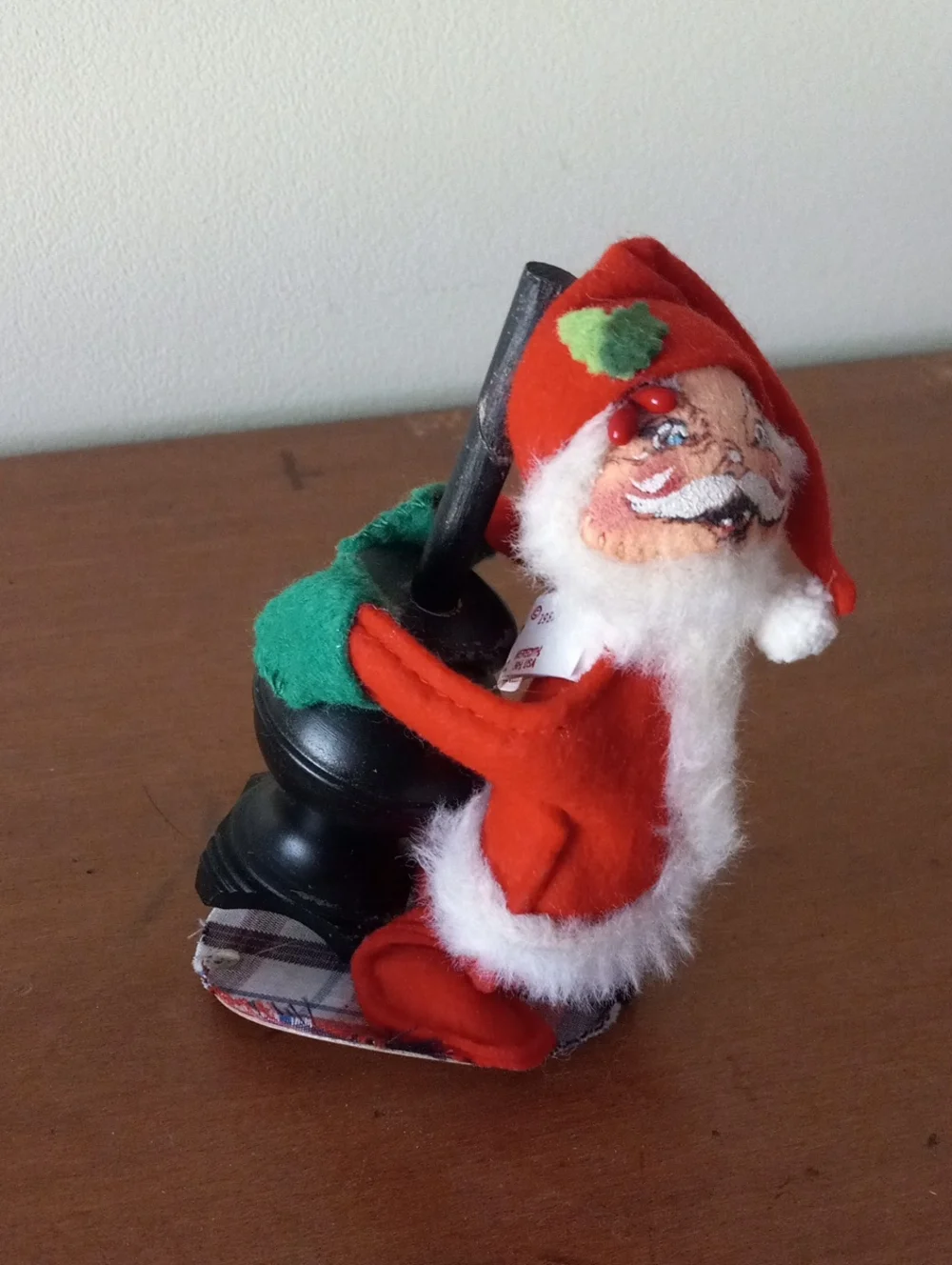 Vintage 1970s/1980s Annalee Santa Doll Warming at Stove - 5